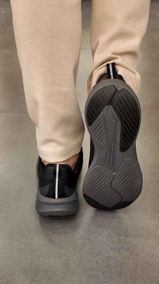 023254219 Erkek Spor Ayakkabı Black - 40,5